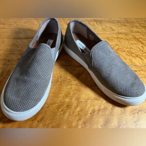 Steve Madden boat shoes, olive green, great condition size 6M